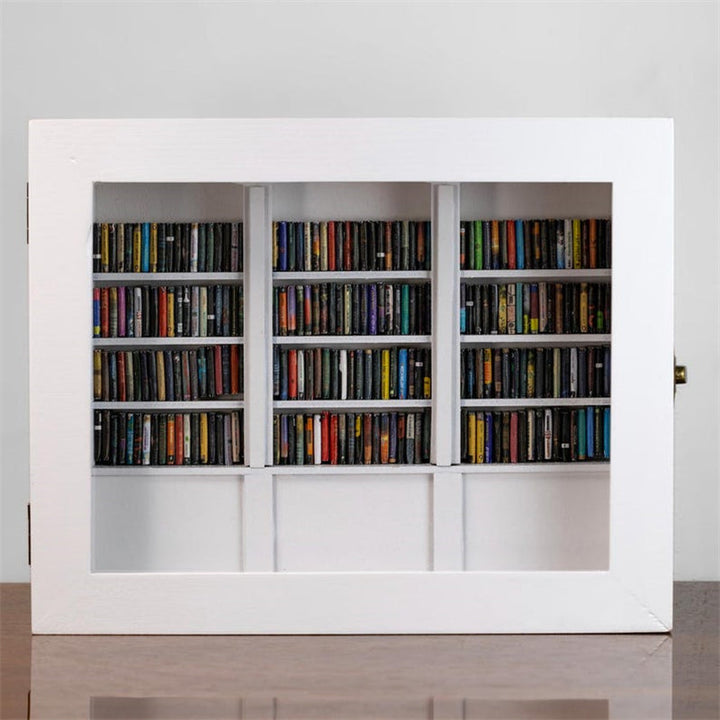 Miniatur-Bücherregal mit 200 Mini-Büchern