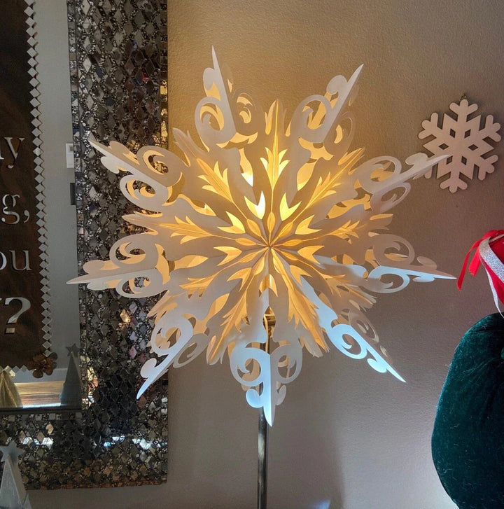 LED-Papierlaterne mit Schneeflocken